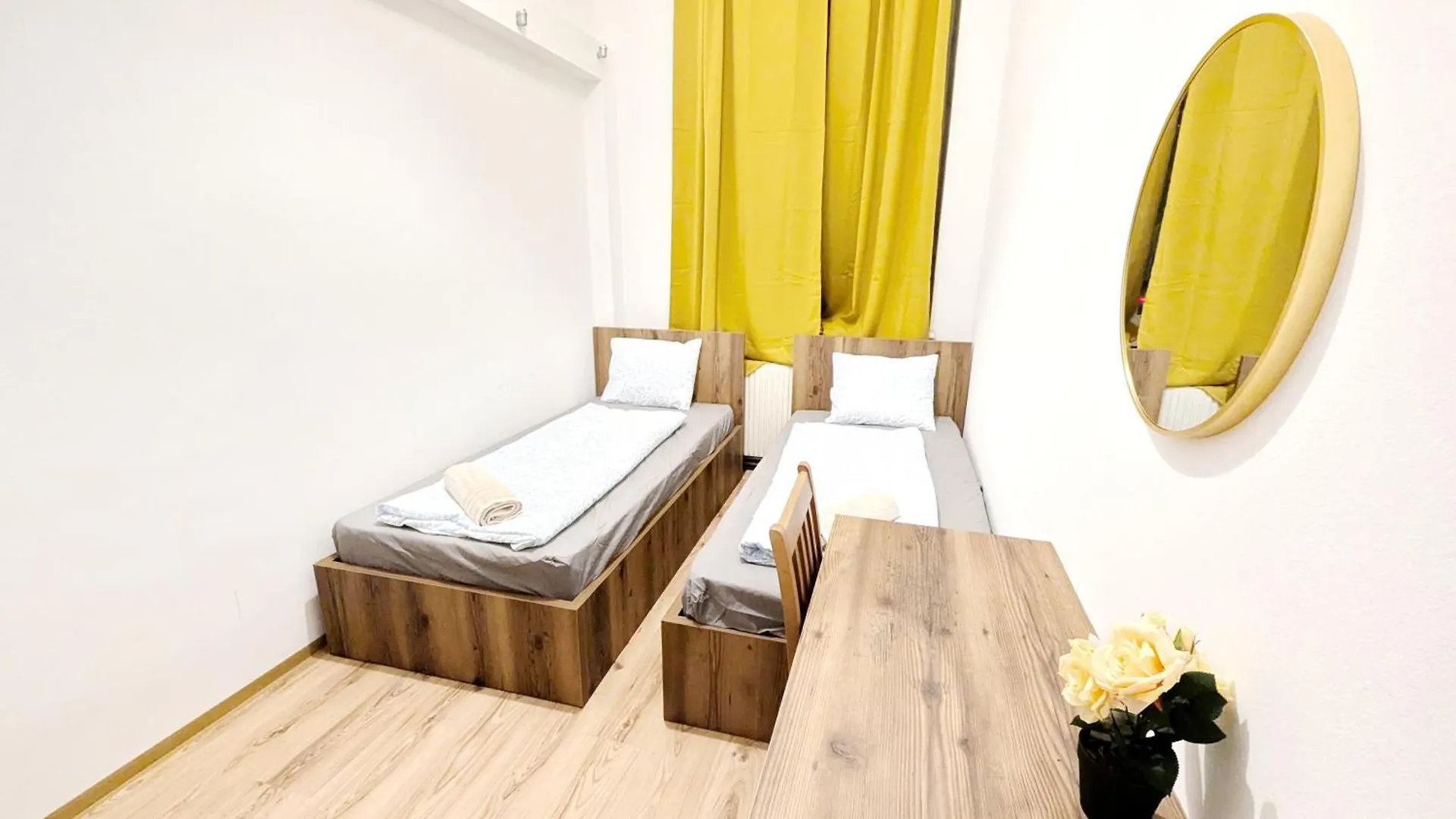Spacious Rooms - 15 Min From Airport & City Center, 5 Min From Vienna Main-Bus Station Ez 1-9