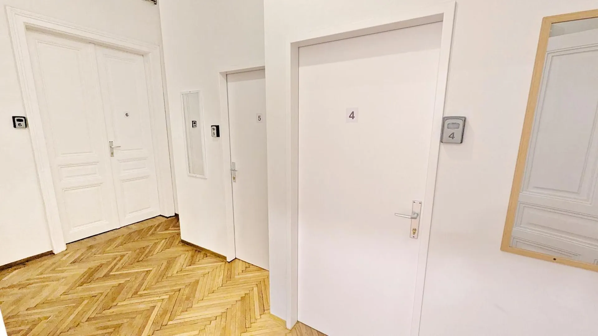 Spacious Rooms - 15 Min From Airport & City Center, 5 Min From Vienna Main-Bus Station Ez 1-9 Austria