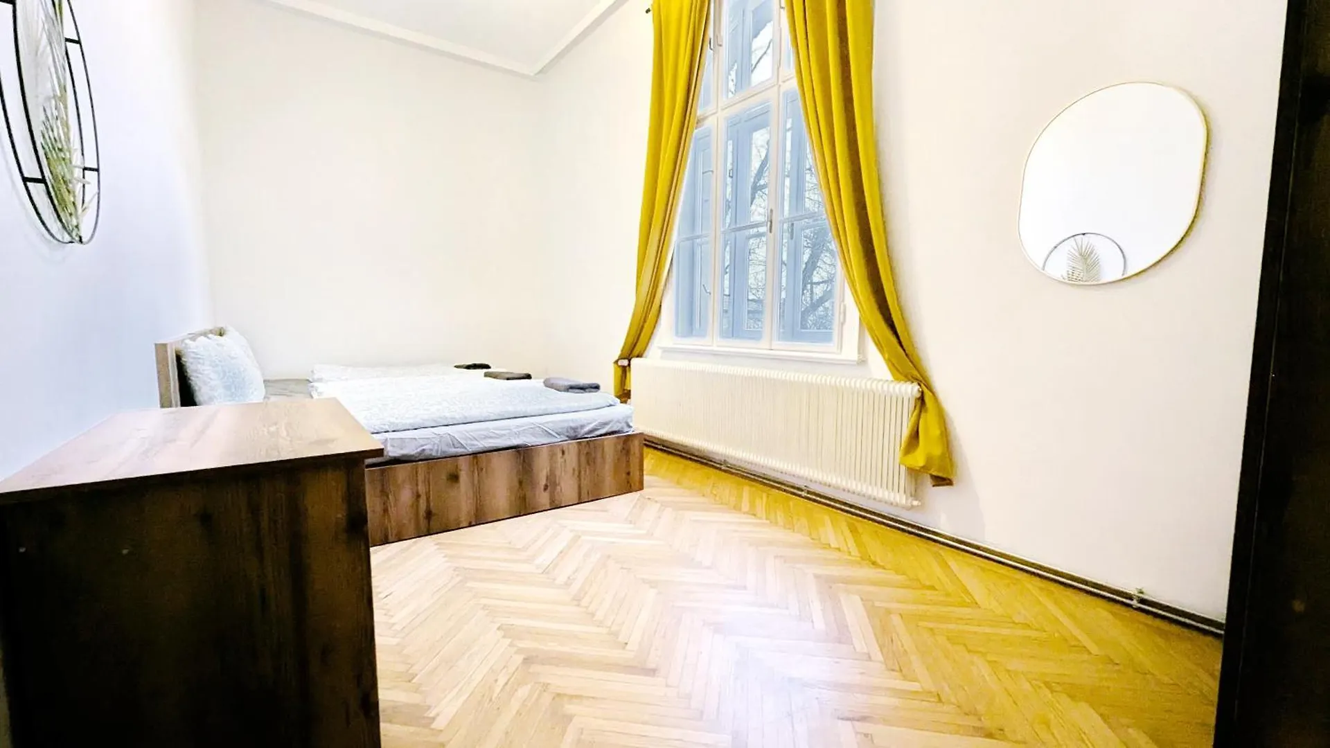 Homestay Spacious Rooms - 15 Min From Airport & City Center, 5 Min From Vienna Main-Bus Station Ez 1-9