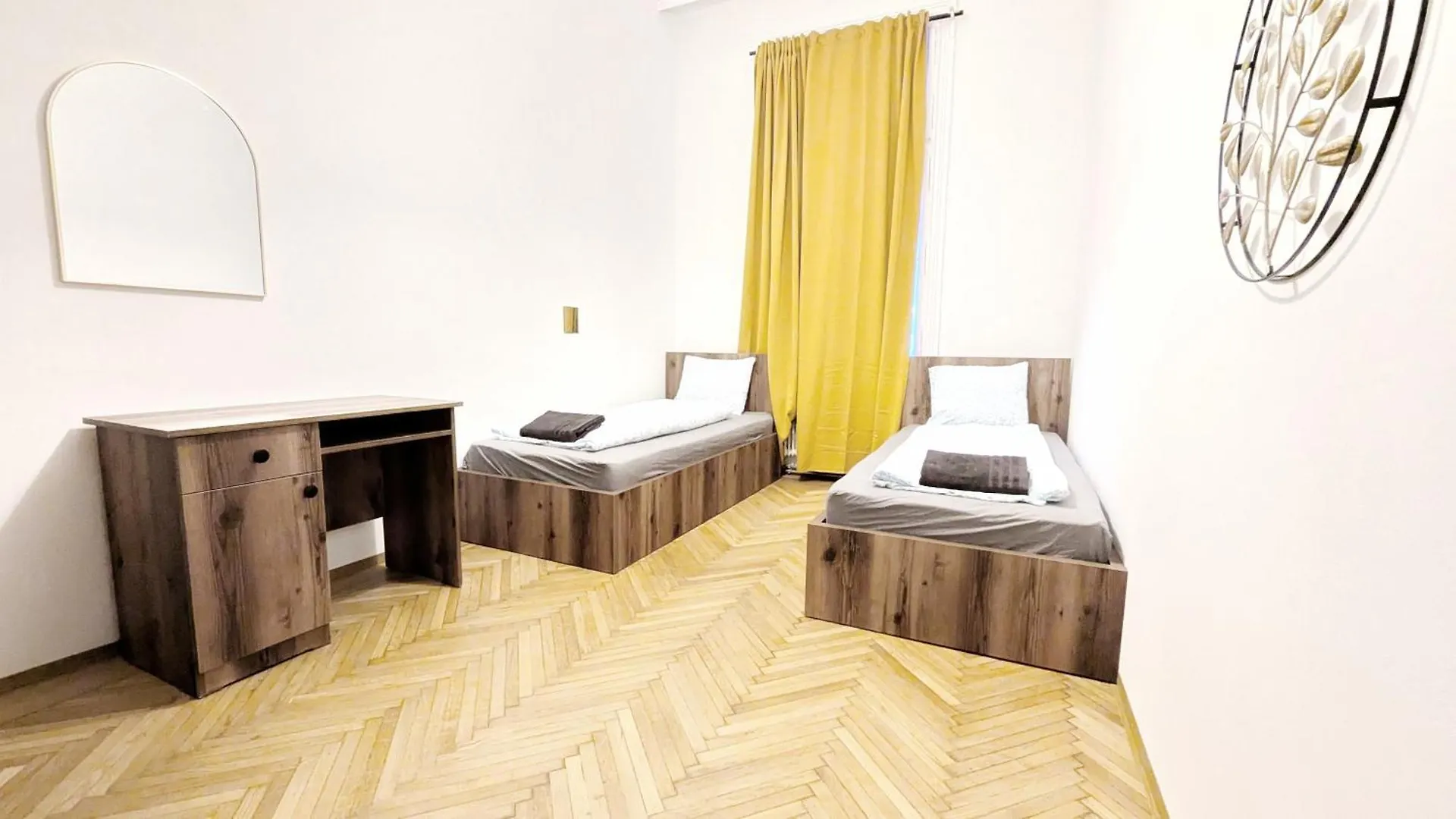 Spacious Rooms - 15 Min From Airport & City Center, 5 Min From Vienna Main-Bus Station Ez 1-9