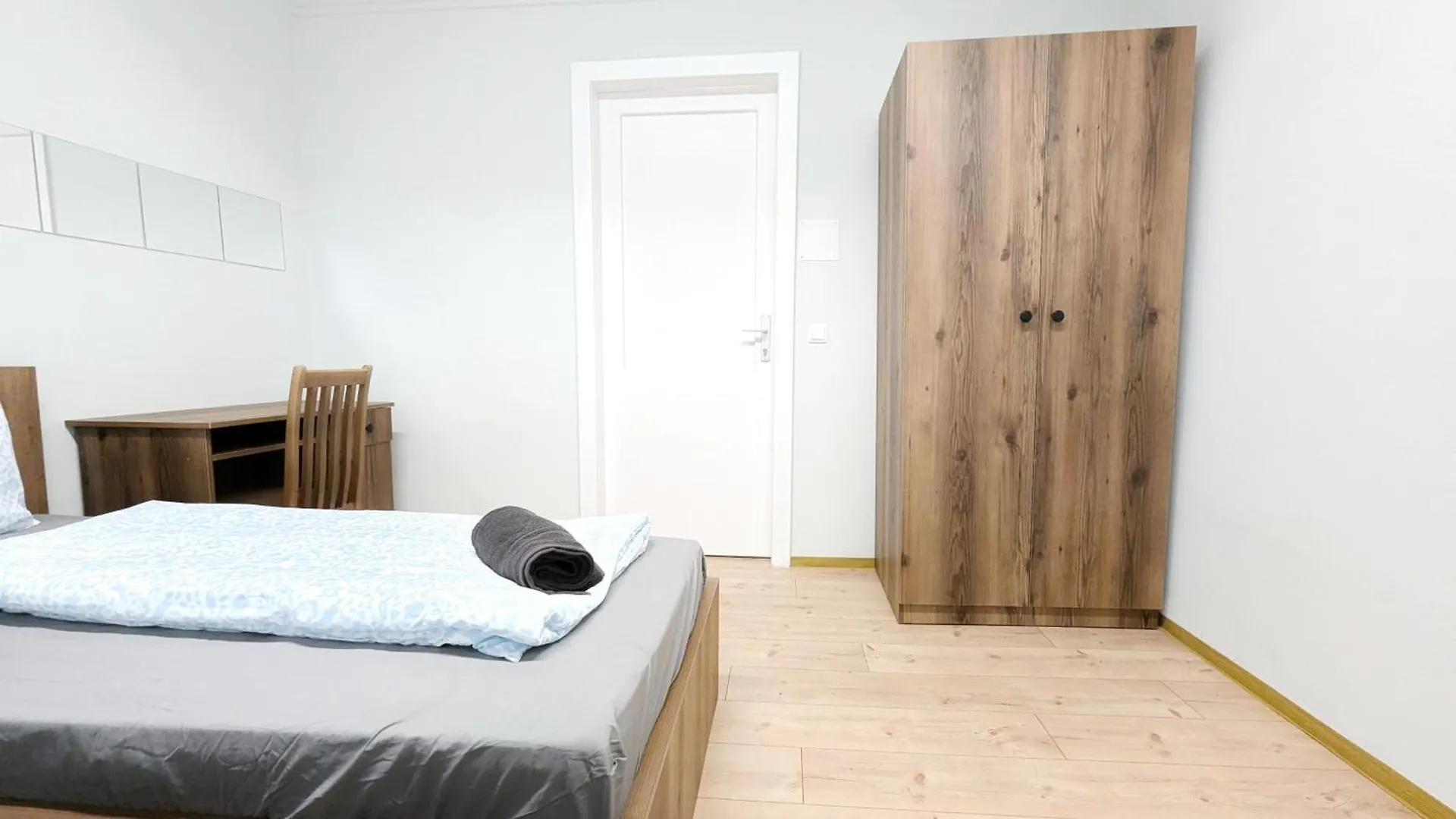 Spacious Rooms - 15 Min From Airport & City Center, 5 Min From Vienna Main-Bus Station Ez 1-9 Austria