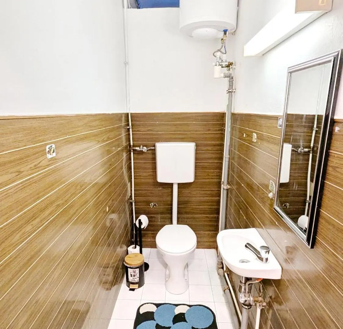Spacious Rooms - 15 Min From Airport & City Center, 5 Min From Vienna Main-Bus Station Ez 1-9 Austria