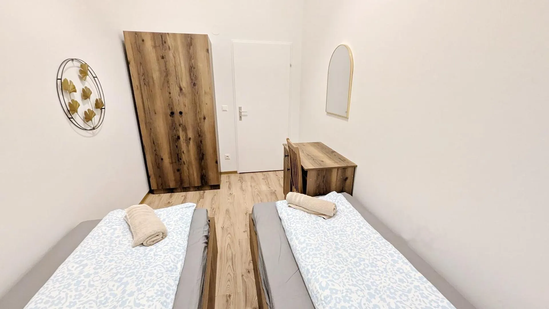 Spacious Rooms - 15 Min From Airport & City Center, 5 Min From Vienna Main-Bus Station Ez 1-9