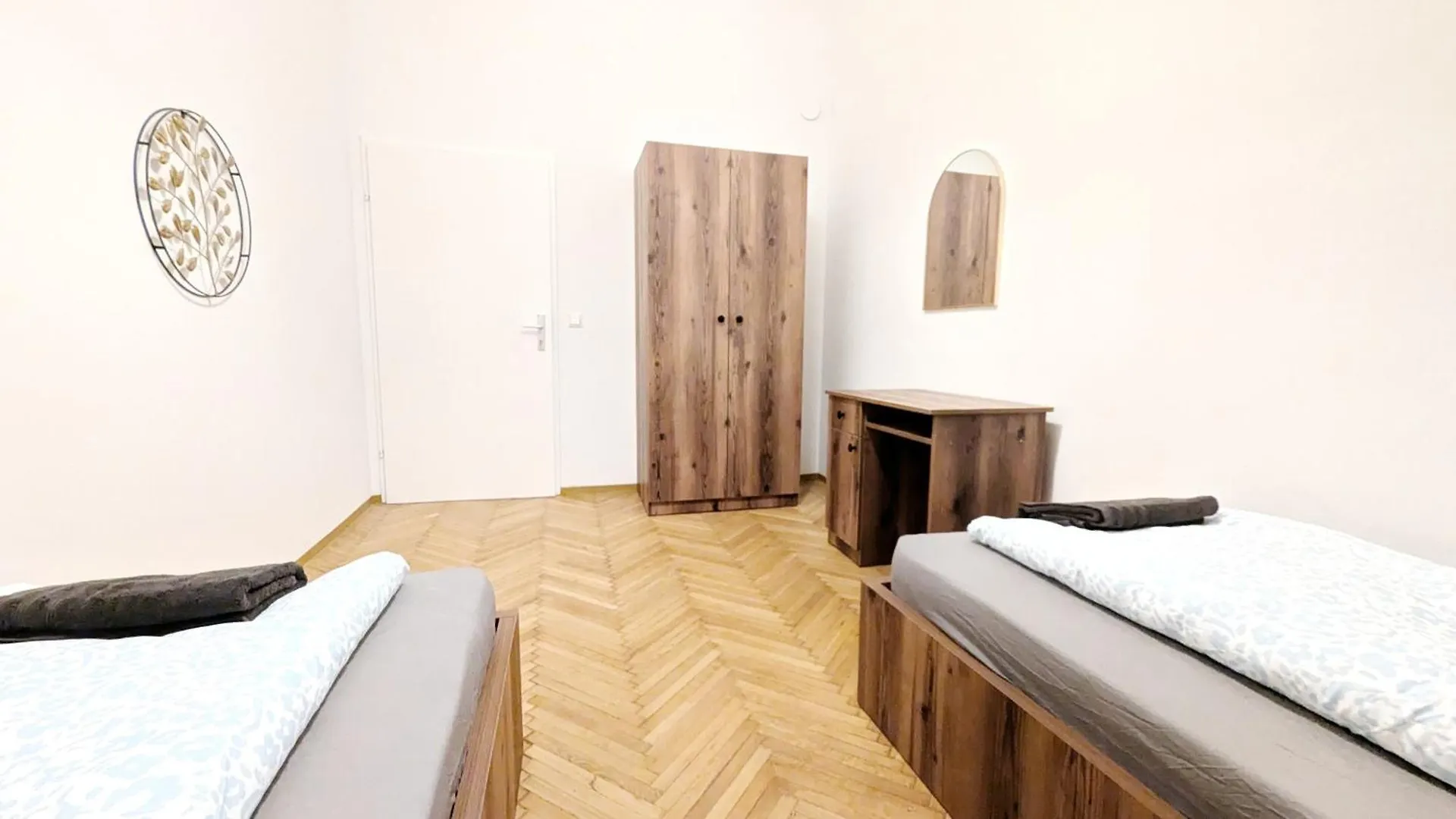 Spacious Rooms - 15 Min From Airport & City Center, 5 Min From Vienna Main-Bus Station Ez 1-9 Homestay