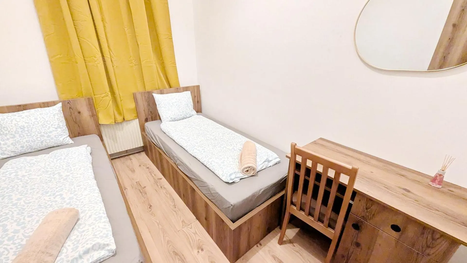 Spacious Rooms - 15 Min From Airport & City Center, 5 Min From Vienna Main-Bus Station Ez 1-9 0*,