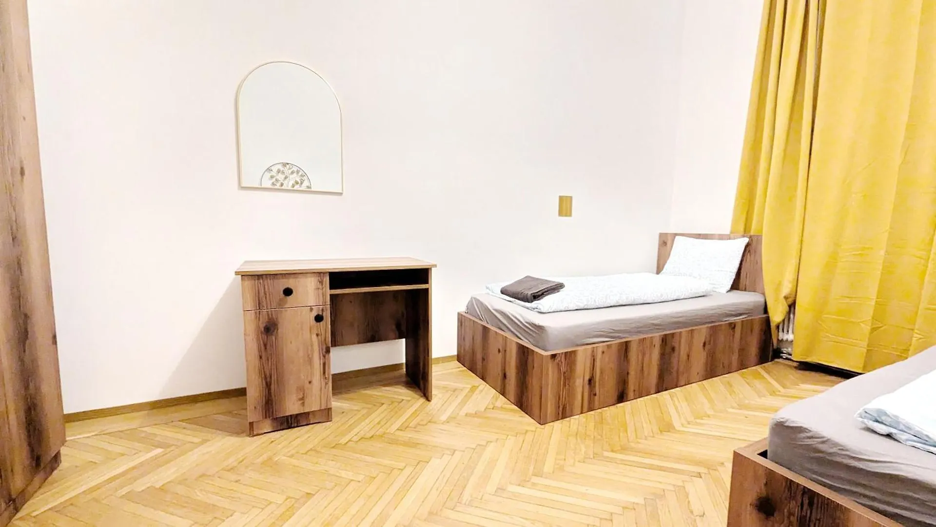 Spacious Rooms - 15 Min From Airport & City Center, 5 Min From Vienna Main-Bus Station Ez 1-9